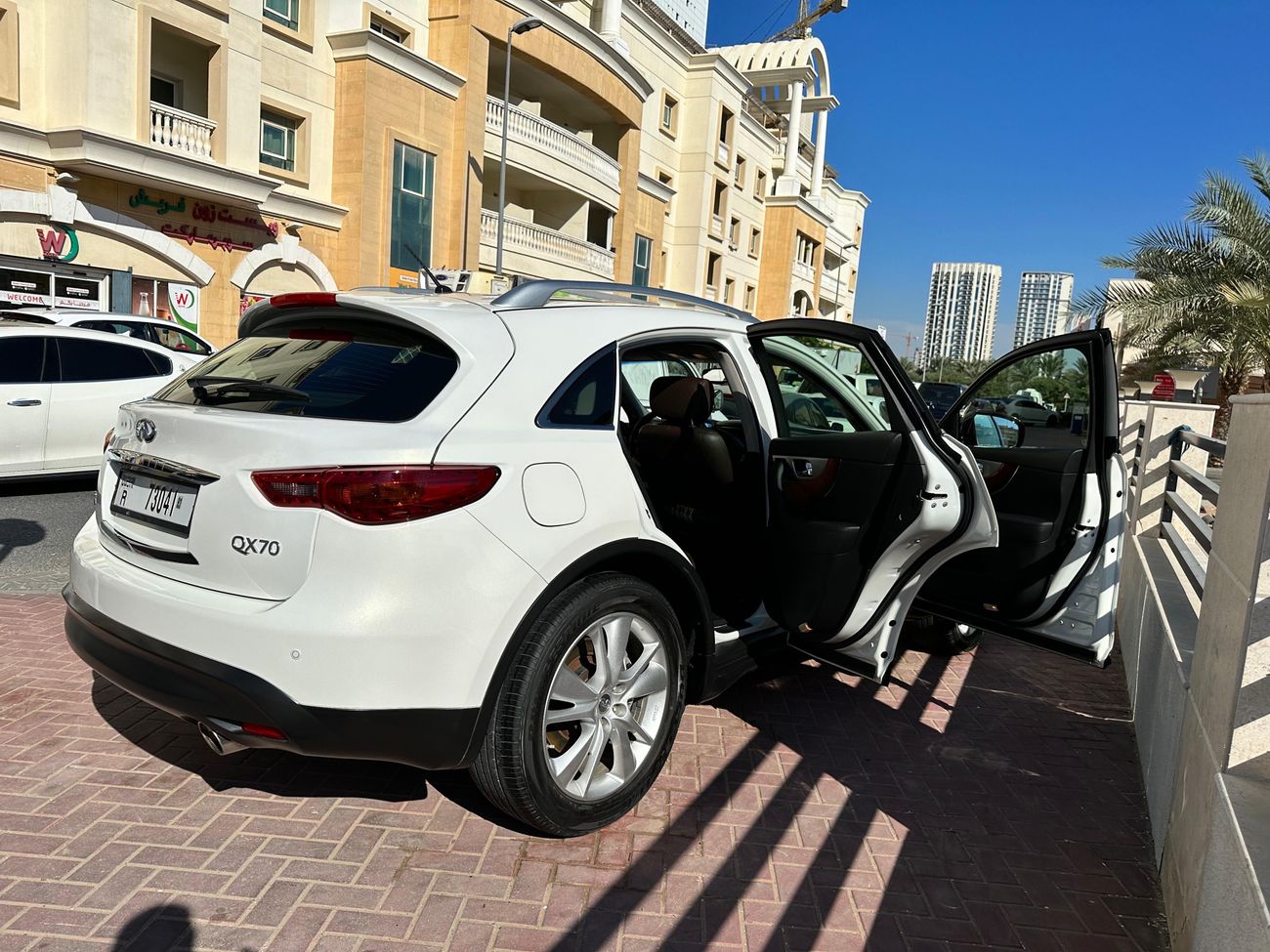 إنفينيتي QX70