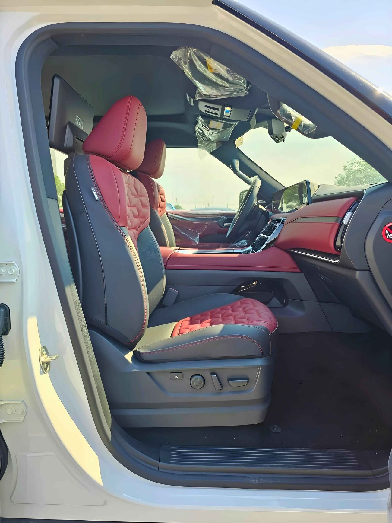 نيسان باترول SE PLATINUM / 3.8L V6 / PWR SEATS WITH 360* CAMERA / HEADUP DISPLAY / FULL OPTION (CODE # SE)