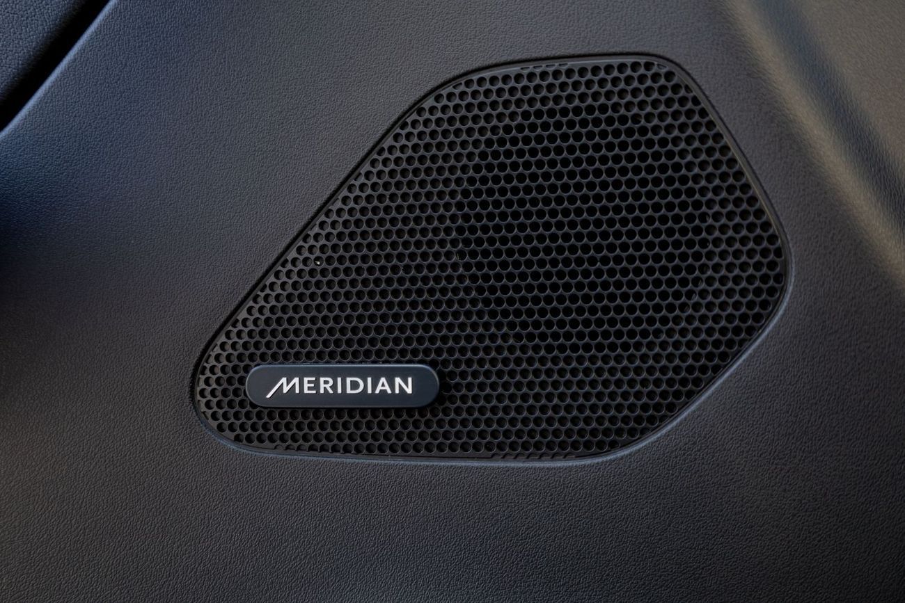 جاكوار F بيس Prestige 3.0L