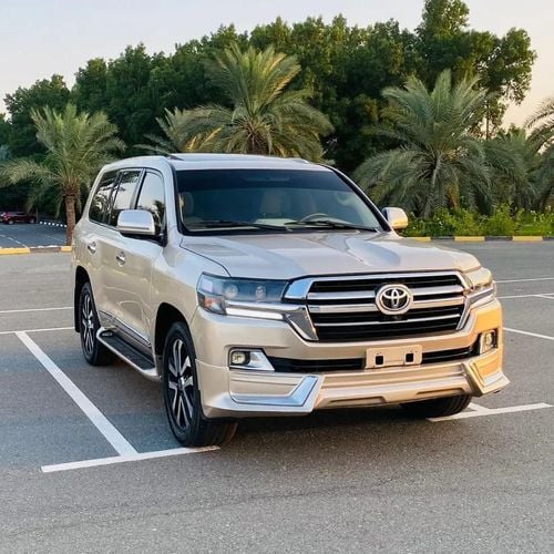 تويوتا لاند كروزر GXR السياره بحاله ممتازه جدا لا تحتاج إلى أي مصاريف
