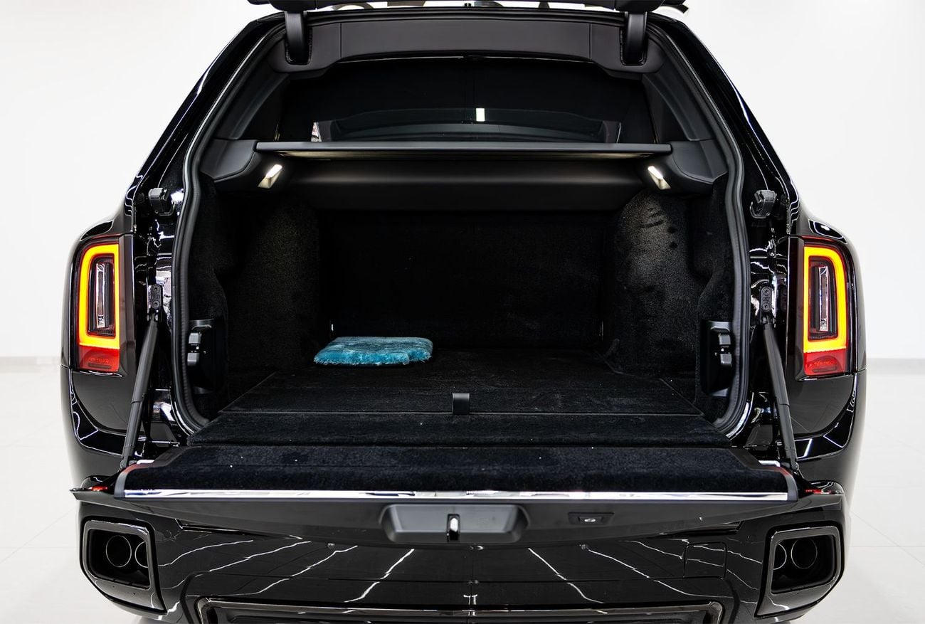 رولز رويس كولينان 2026 رولز رويس كولينان بلاك بادج سيريز II غوتشي