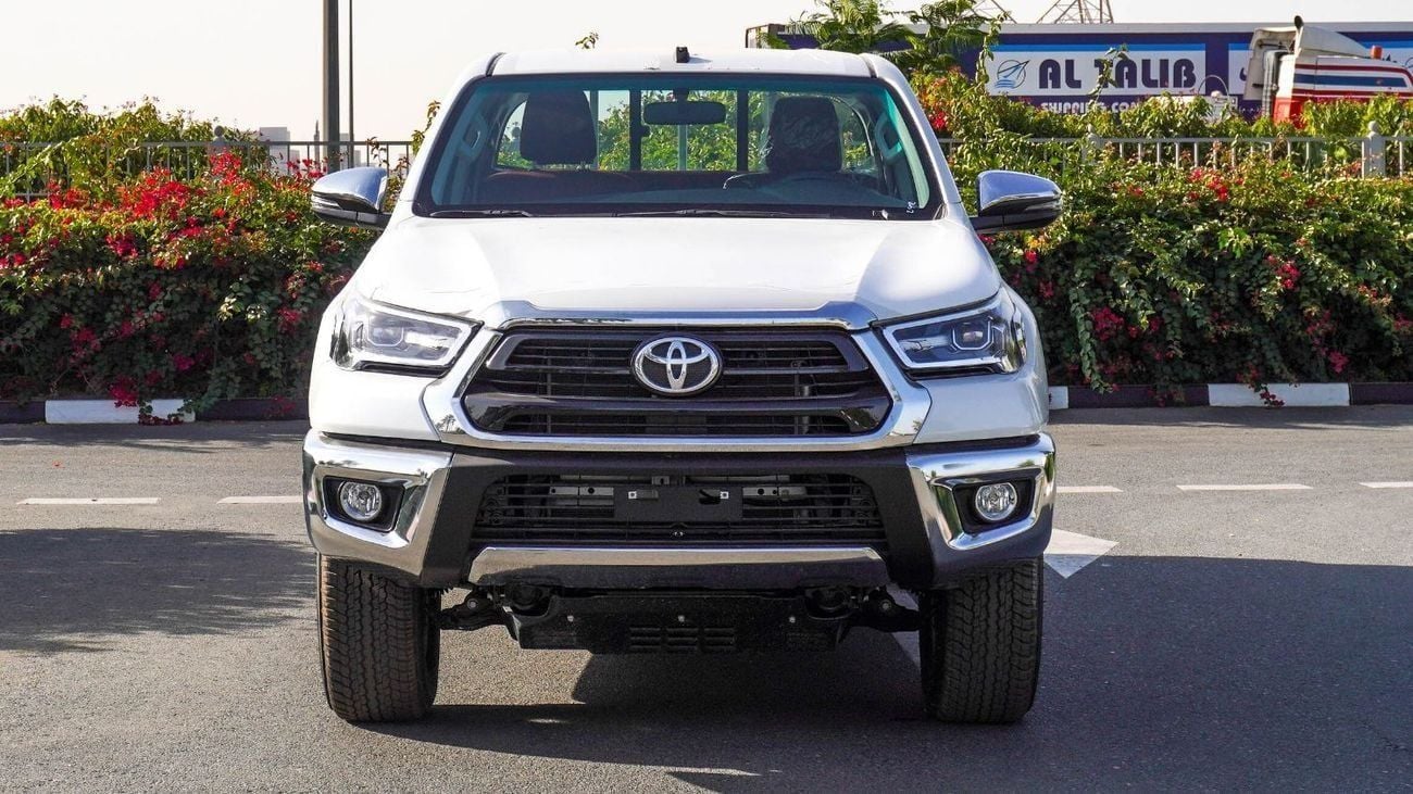 تويوتا هيلوكس SR5 ECTAGR005 – 2026 Toyota Hilux Double Cab 2.7L Petrol Manual 4wd – White w Red