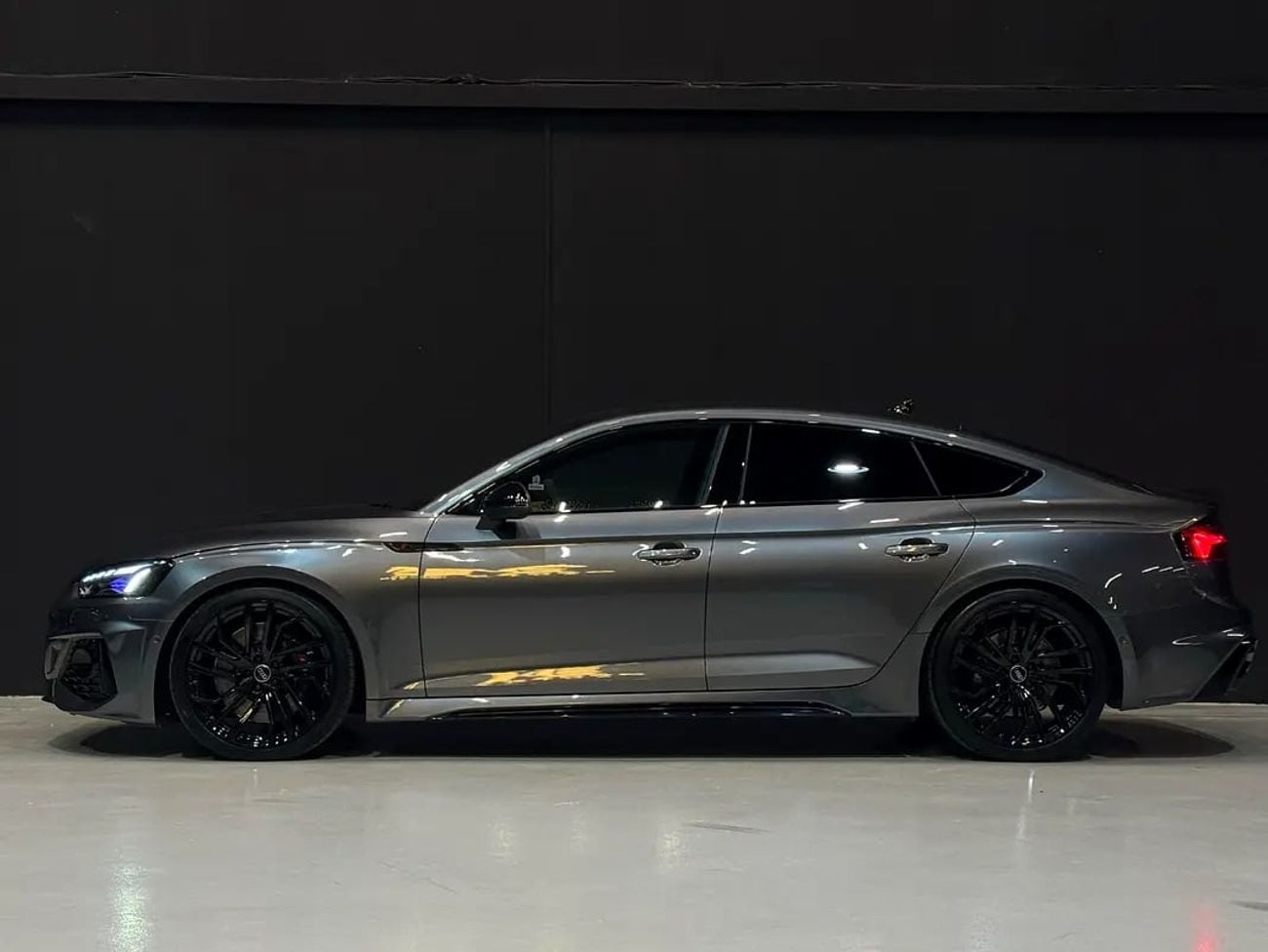 Audi RS5 Zero dent zero accident,clean title,with 1 year monarch extended warranty