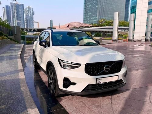 Volvo XC40 R DESIGN
