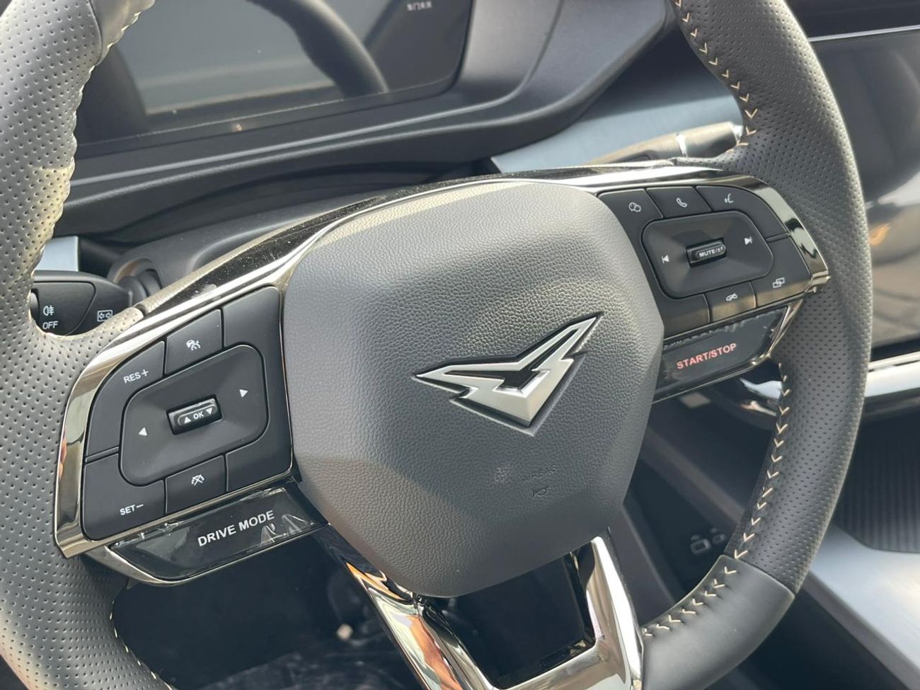 كايي X7 Kaiyi X7 1.5T Mountain Peak Edition 7 seater