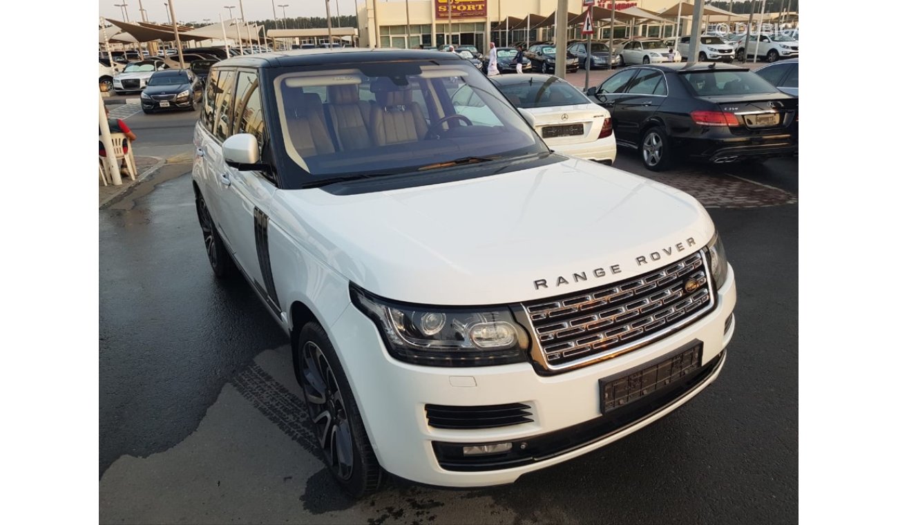 Land Rover Range Rover Vogue SE Supercharged Rang Rover super charge model 2014 GCC  car prefect condition full service