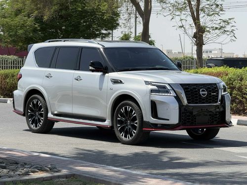 Nissan Patrol GCC SPEC UNDER WARRANTY NEAT AND CLEAN LESS KILOMETER
