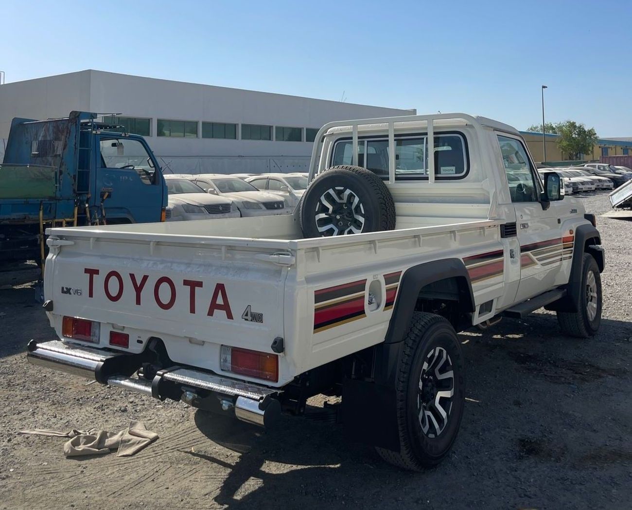 Toyota Land Cruiser Pick Up LC 79 Pickup S/C 4.0L Petrol A/T Full Option 2025 Model