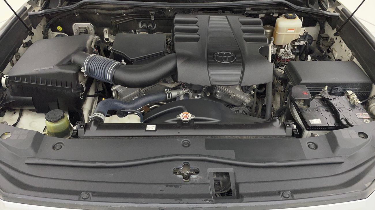 تويوتا لاند كروزر GXR GT 4 | بدون دفعة مقدمة | اختبار القيادة في المنزل