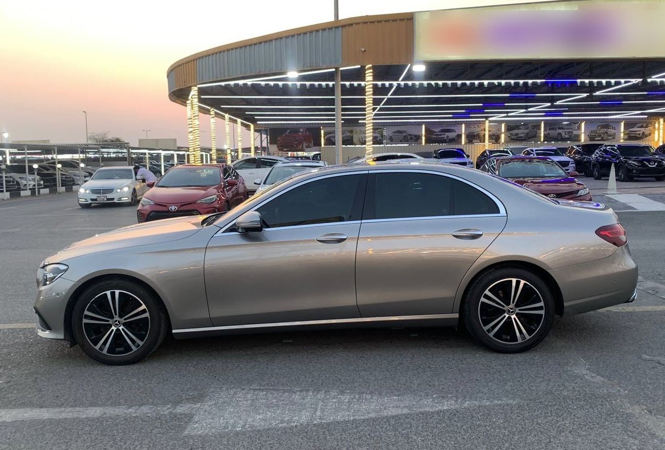 Mercedes-Benz E 250 Mercedes-Benz E250 V4 2.0L Model 2022 Price:150.000AED  Mileage:67.000 Km  Specifications: KORIAN Co