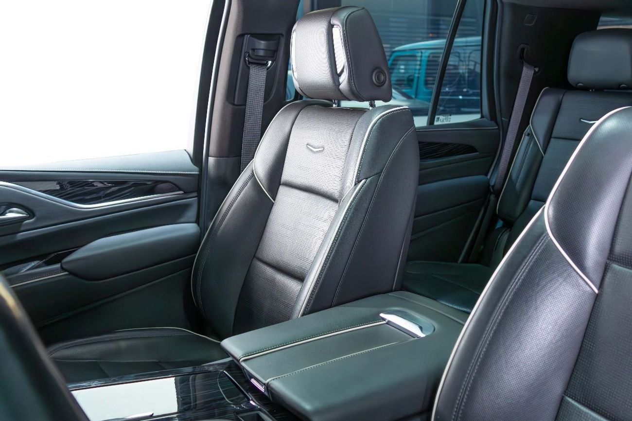 Cadillac Escalade Sport 6.2L AWD 7 Seats-GCC-Al Ghandi Warranty Until 2032-Service Contract Until 2027