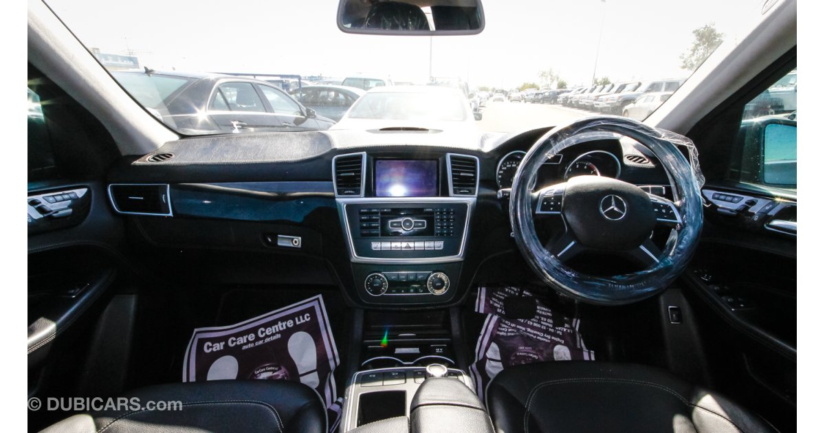 Mercedes-Benz ML 350 ( RIGHT HAND DRIVE ) ( EXPORT ONLY) for sale: AED 154,000. Grey/Silver, 2014