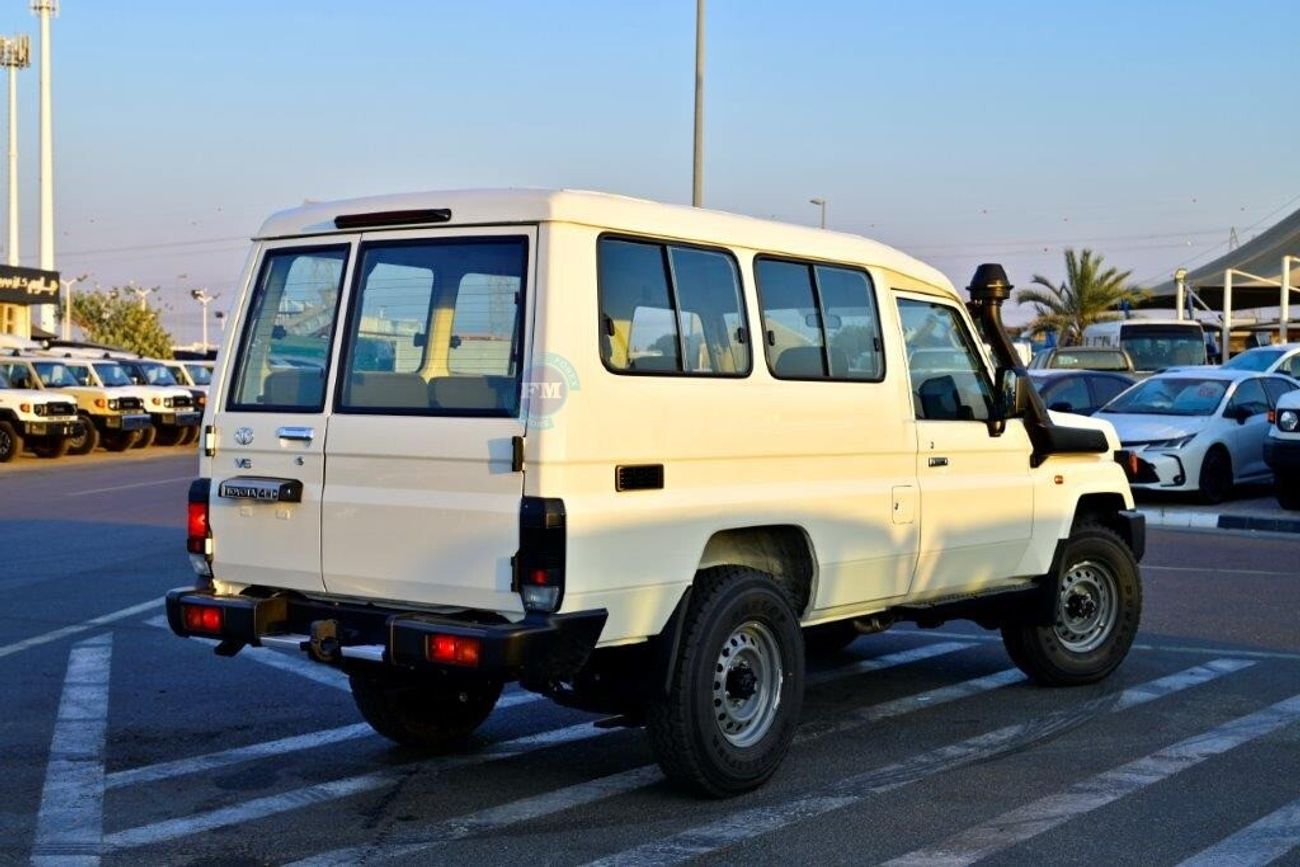 تويوتا لاند كروزر 70 78 4.0L Petrol Automatic