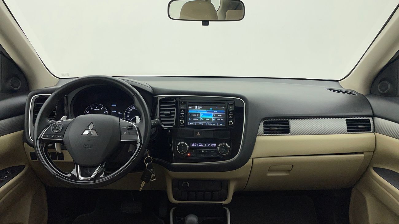 ميتسوبيشي آوتلاندر GLX MID 2.4 | بدون دفعة مقدمة | اختبار القيادة في المنزل