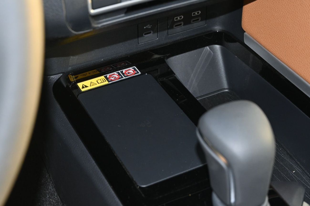 تويوتا كامري LUMIERE HEV Toyota Camry Lumiere 2.5L Hybrid, Model 2025, Color White