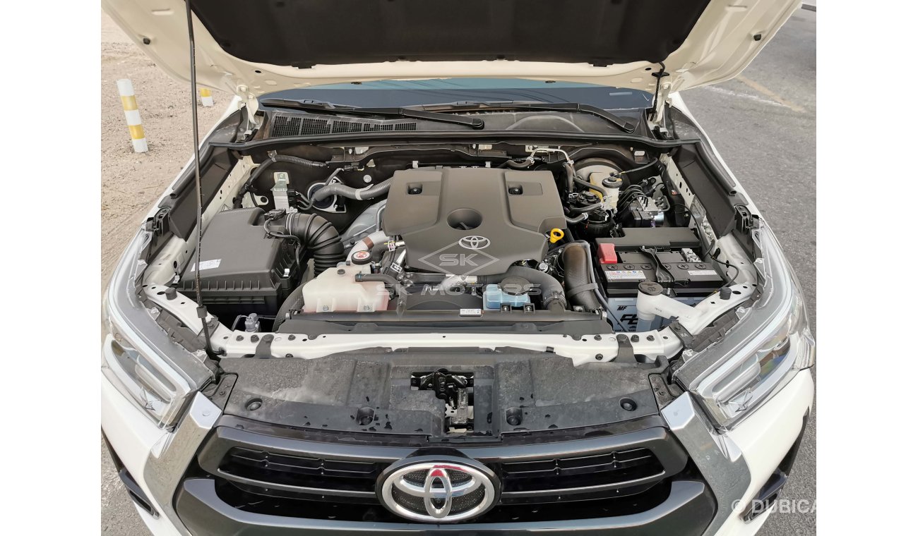 تويوتا هيلوكس 2.4L Diesel, Full Option M/T - Auto AC with Black Alloy Rims (CODE # THFO06)