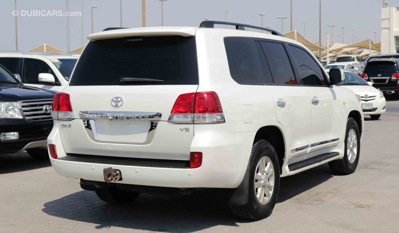 Toyota Land Cruiser GXR V8