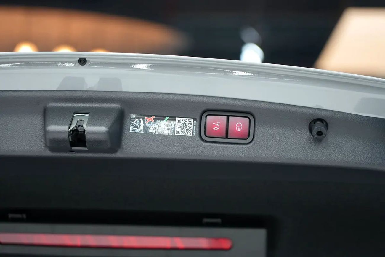 مرسيدس بنز C 200 C 200 | GCC 0km | Agency Warranty