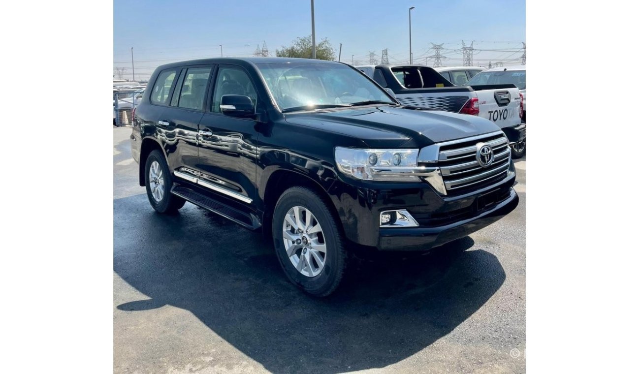 تويوتا لاند كروزر LC200 GXR 4.5 DIESEL LEATHER 2 POWER SEATS MODEL 2020 LIMITED STOCK