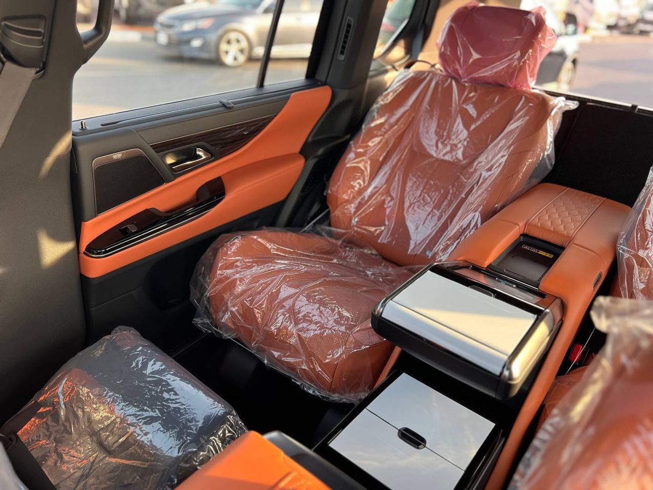 Lexus LX 700h VIP 3.5L HEV A/T // 2026 // FULL OPTION WITH VIP&COOLING&HEATED SEATS , MARK LEVINSON SOUND SYSTEM /