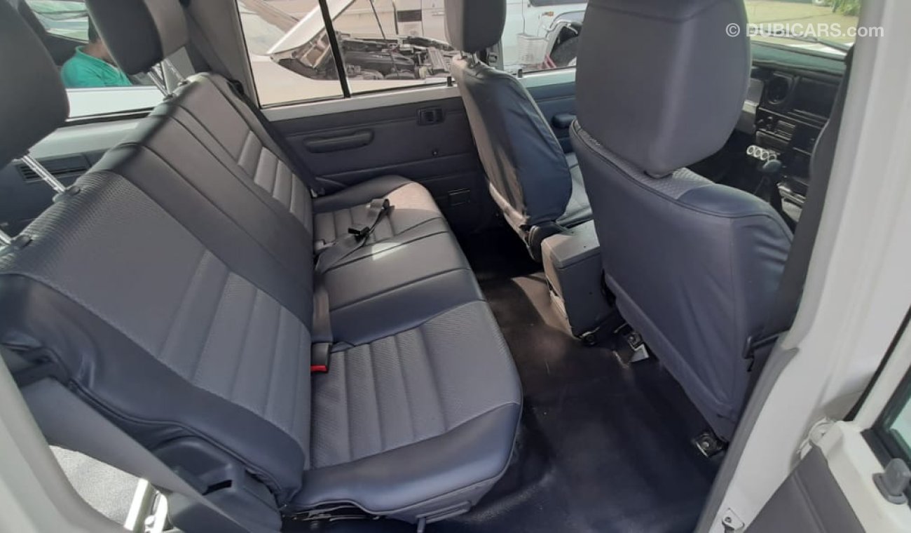 Toyota Land Cruiser 70 DIESEL  4.5L RIGHT HAND DRIVE