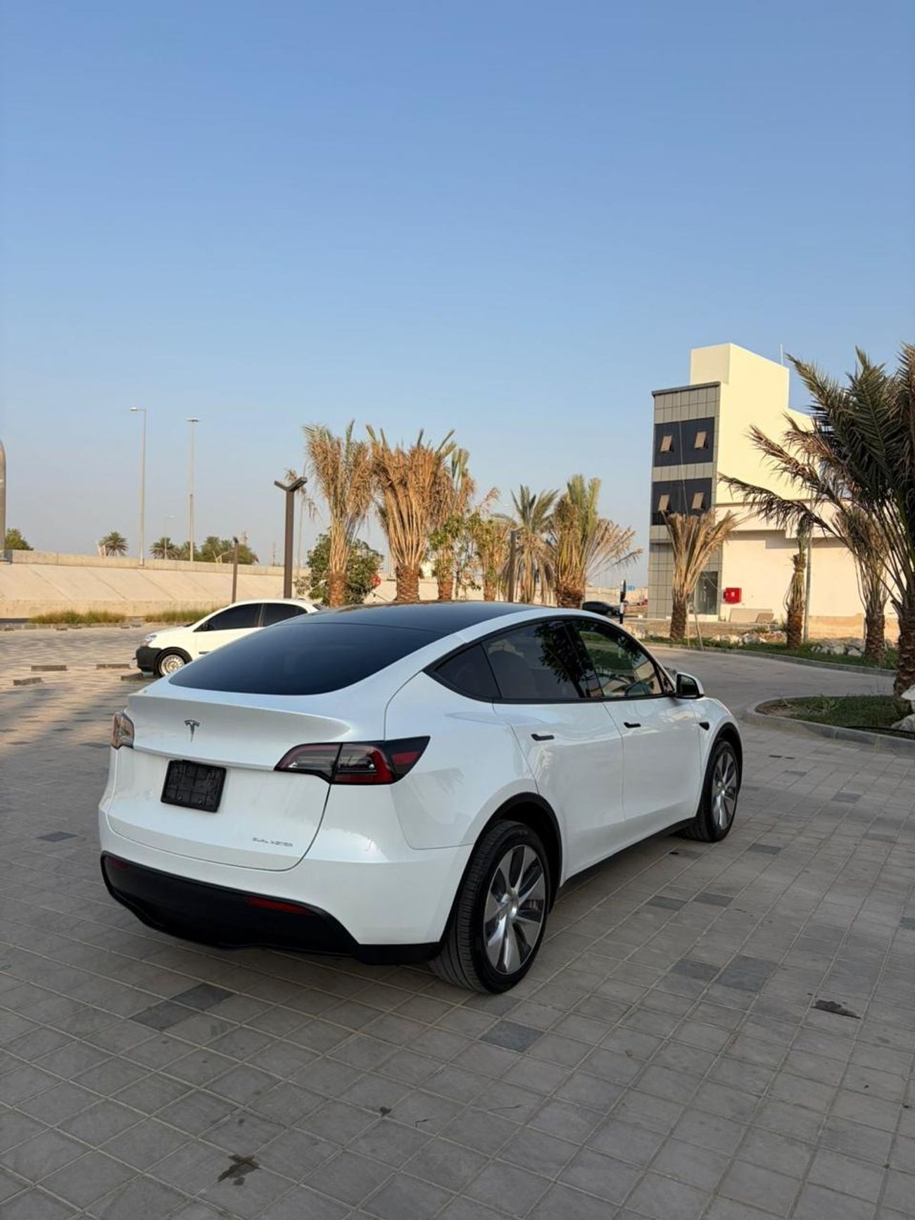 Tesla Model Y Long Range (AWD)