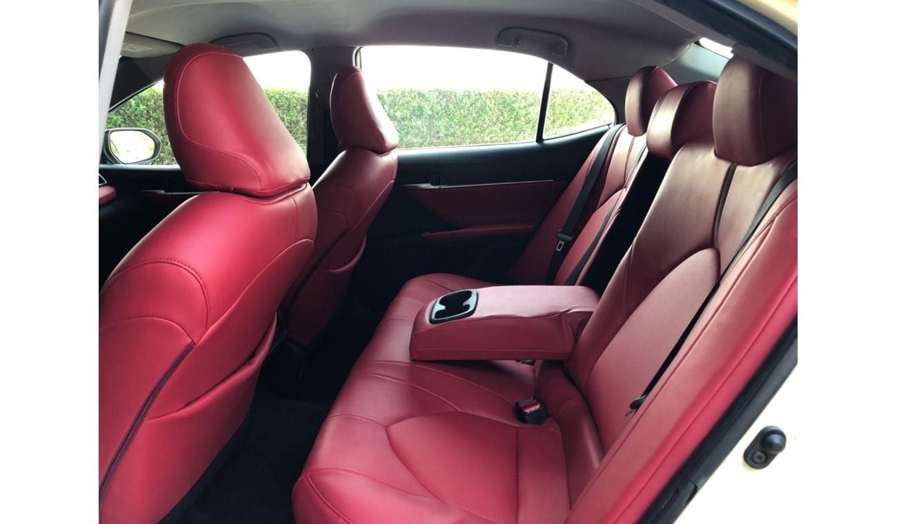 Toyota Camry LE Hybrid 2.5L (TAKCI)