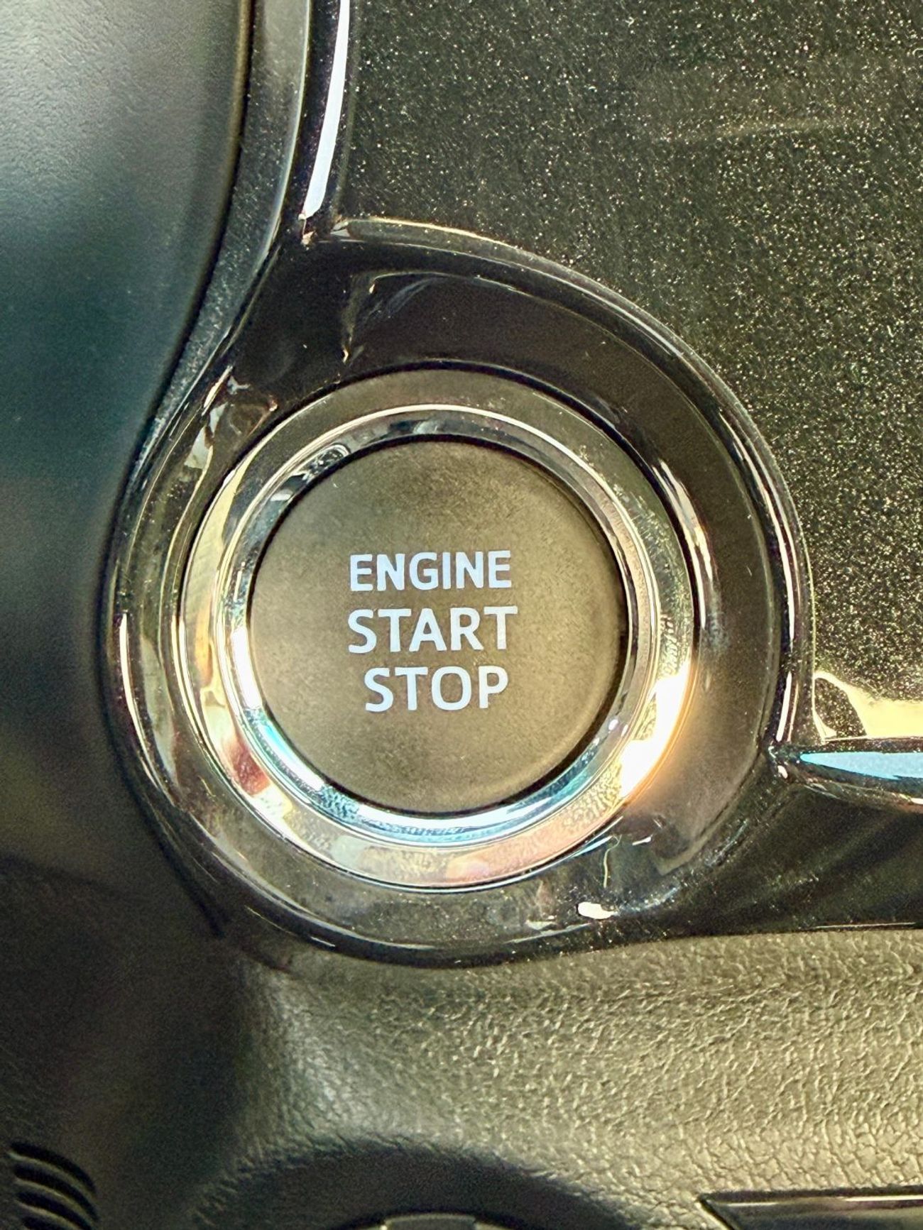 تويوتا هيلوكس TOYOTA HiLUX GR 2.8 DiESEL FuLL 2025 WHiTE