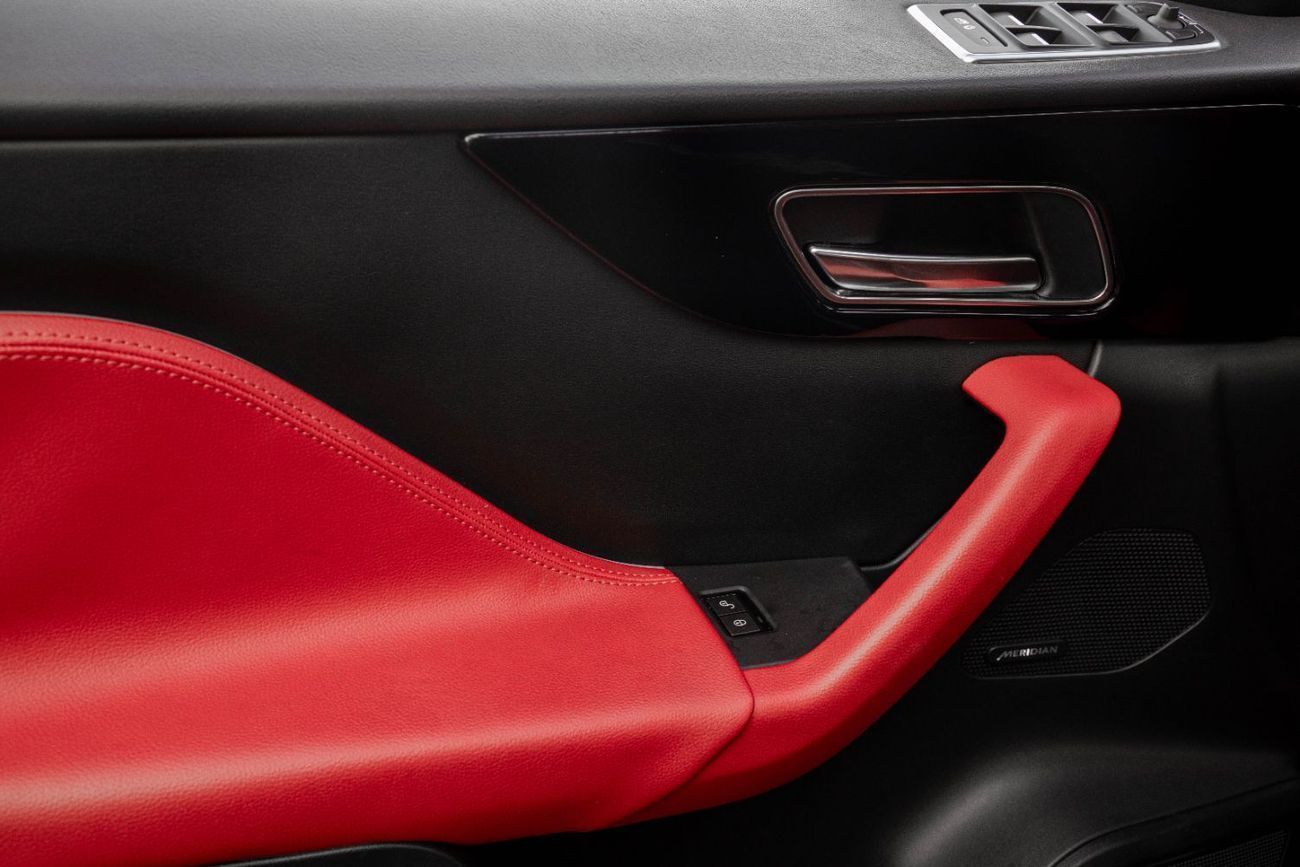 جاكوار F بيس 2,018 P.M  | 0% Downpayment | F-PACE R-SPORT | UNDER WARRANTY!