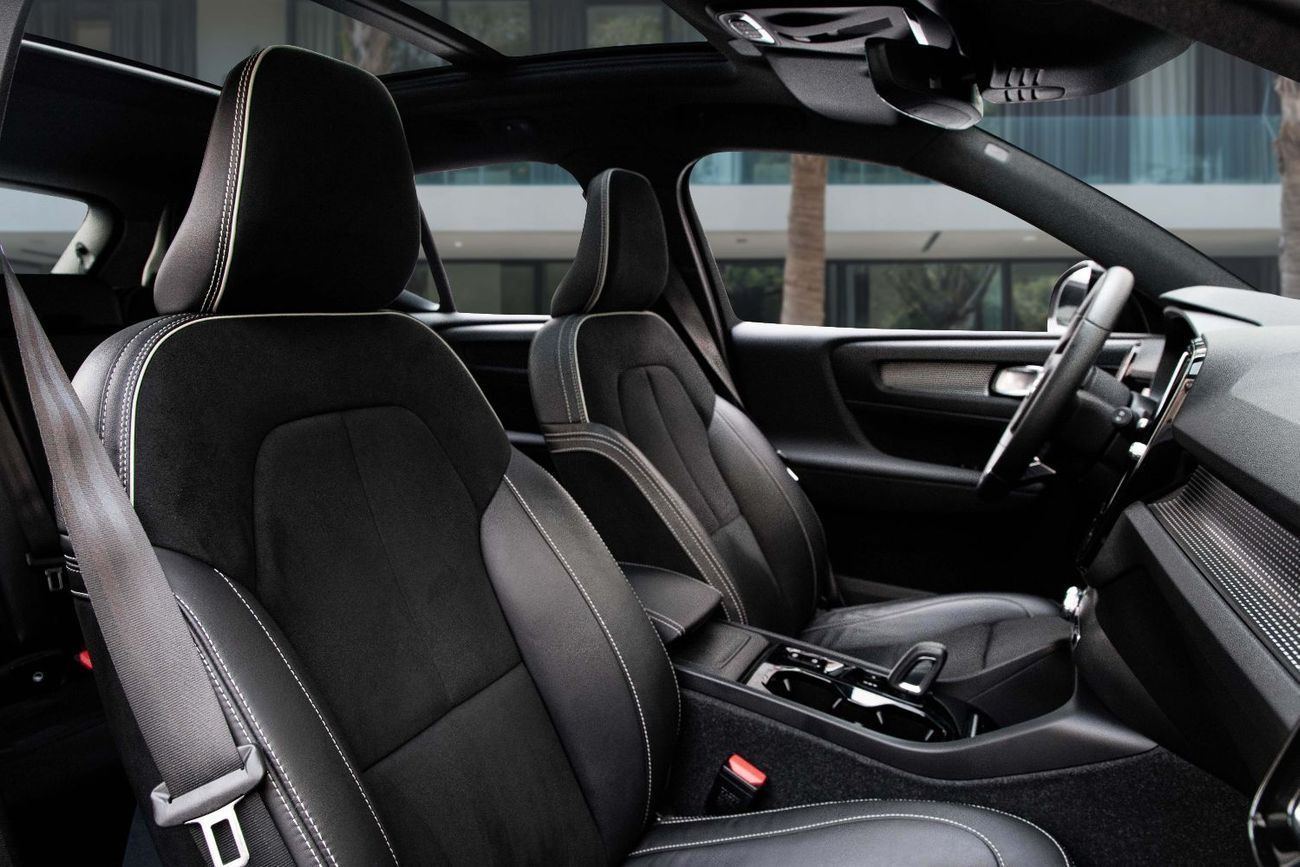 فولفو XC 40 T4 R-Design | 2,135 P.M  | 0% Downpayment | Volvo Warranty!