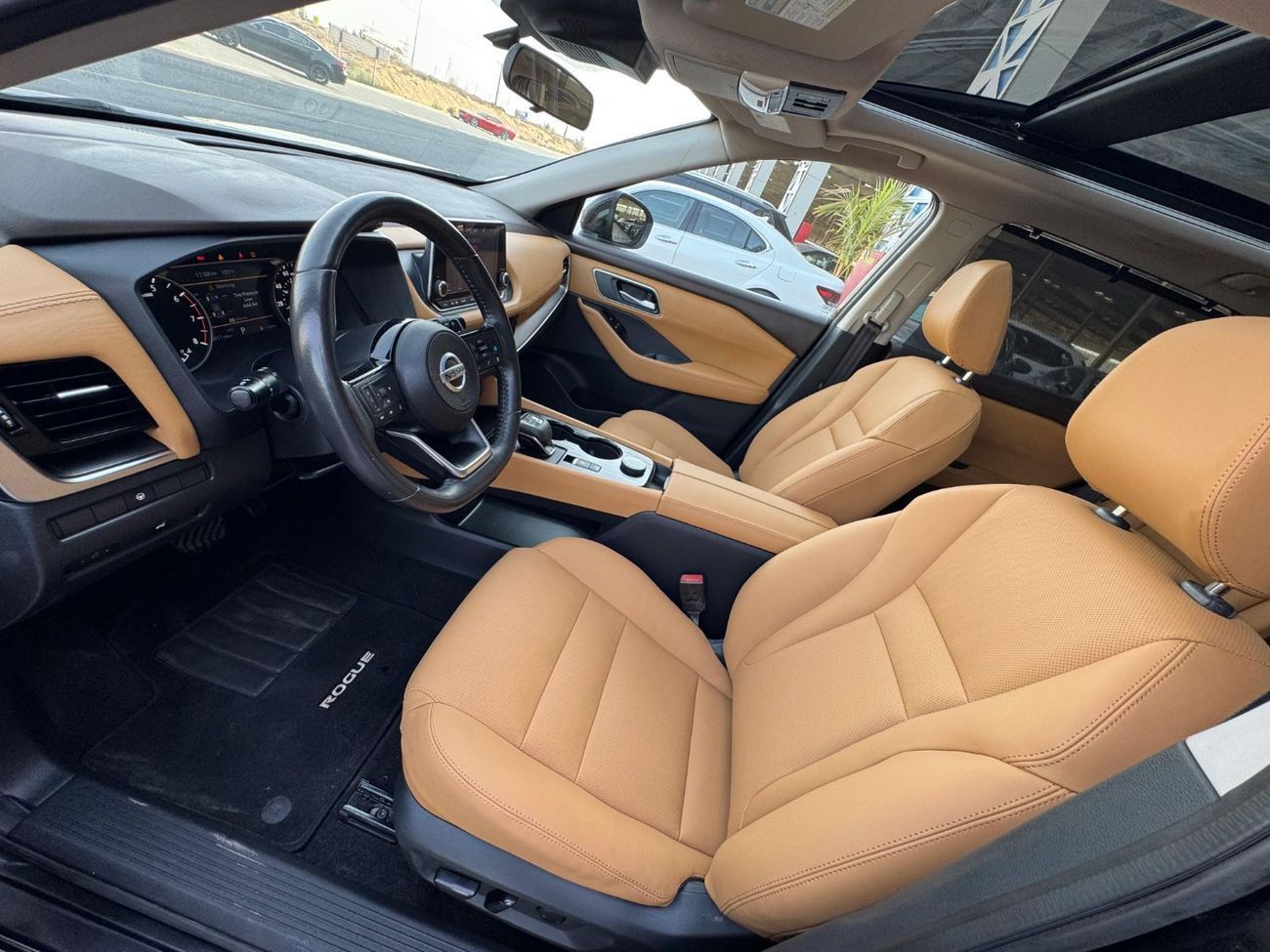 Nissan Rogue 2.5L V4 / LOW MILEAGE 56000 ONLY / PANORAMA / ACTIVE RADAR / ROAD ASSIST / REMOTE START