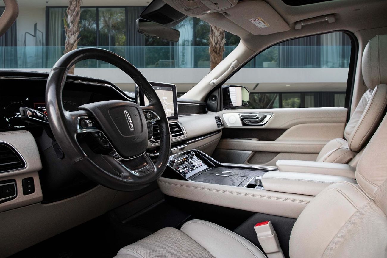 Lincoln Navigator Retractable Running Boards | 2,448 P.M  | 0% Downpayment | Pristine!