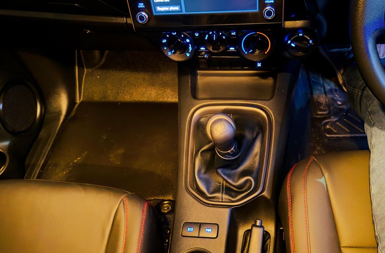 تويوتا هيلوكس OFF-ROAD MODIFIED | AWNING CAMPING TENT | 2.8L DIESEL | MT | 2023 | REAR VIEW CAMERA