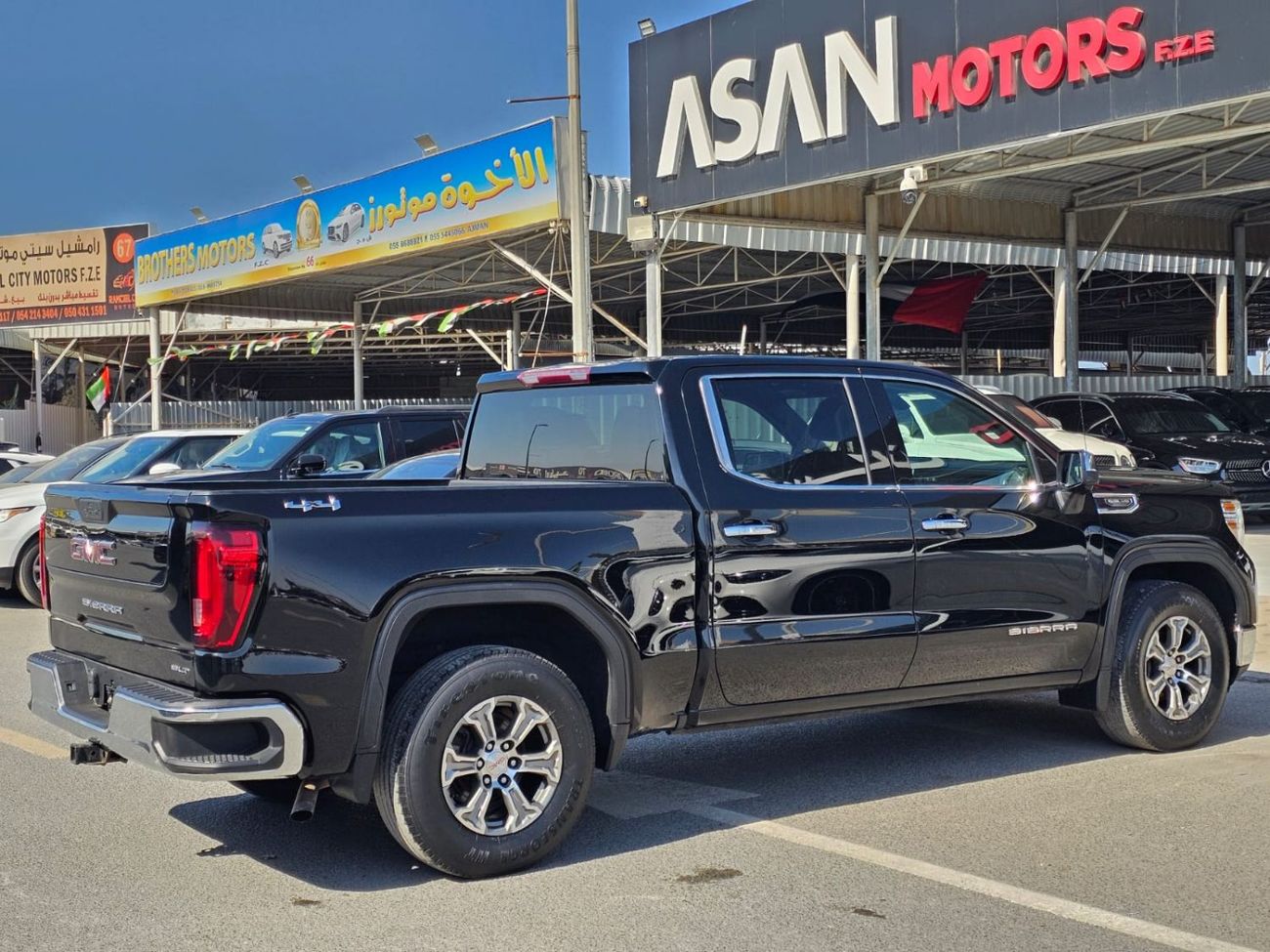 GMC Sierra 5.3L V8 SLT Crew Cab (AWD)