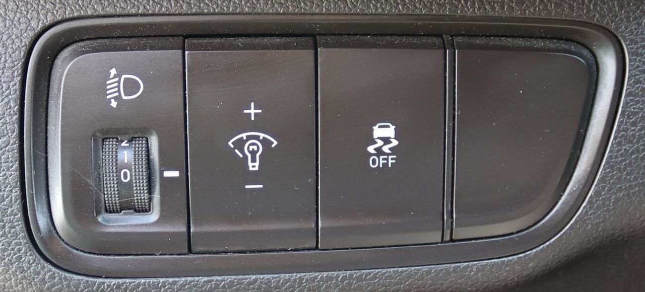 هيونداي سانتا في هيونداي سانتافى 2019 - خليجى - بدون حوادث - محرك 2.4 - عدد 7 مقاعد - بحاله ممتازه