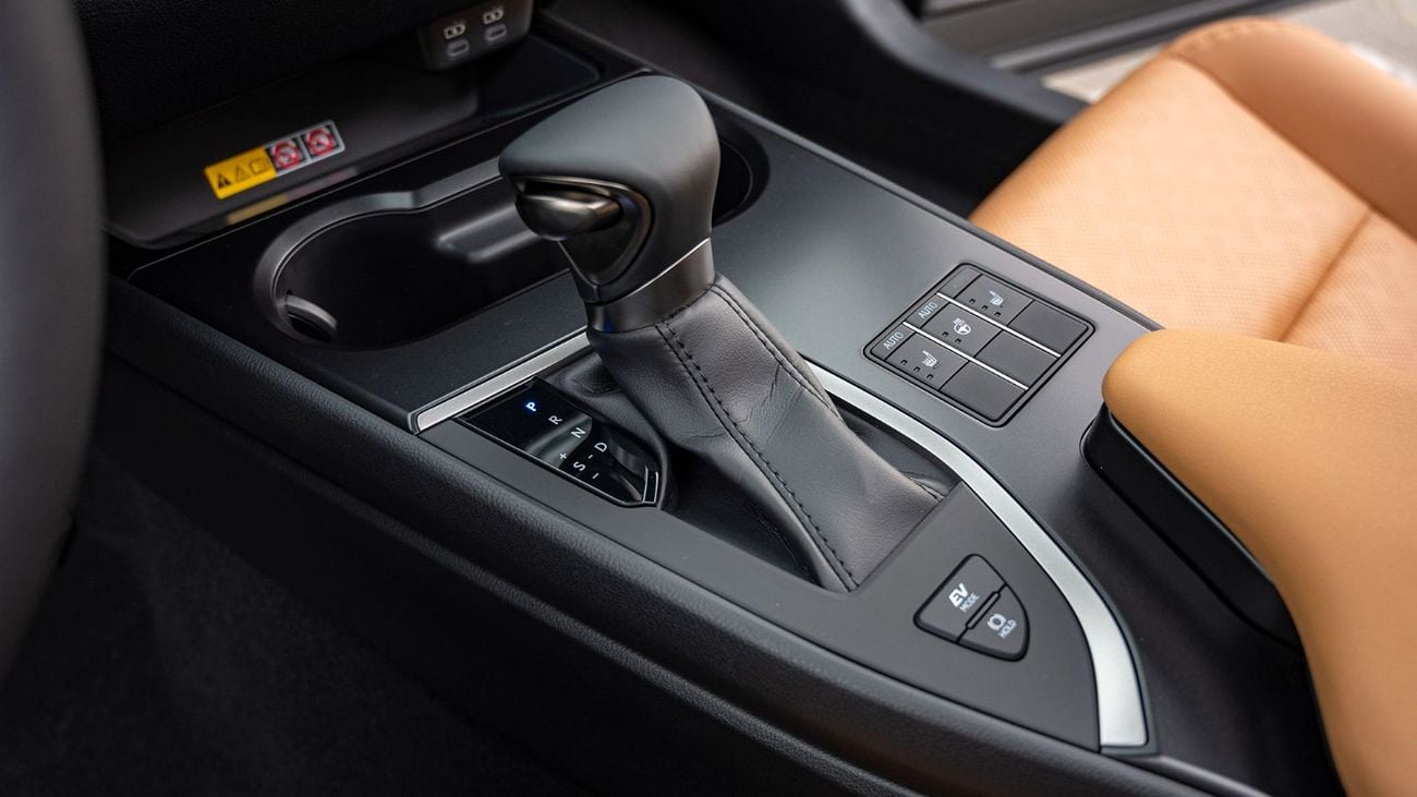 Lexus UX250h STD (NON GCC) LEXUS UX250H | 2-YEAR WARRANTY + SERVICE AVAILABLE | IN-HOUSE FINANCING | 0% DOWNPAYME