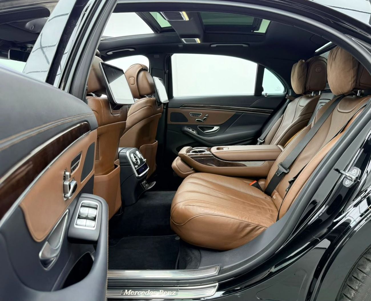 Mercedes Benz S450 AMG 2018 Mercedes Benz S450 AMG, Service History, Fully Loaded, Excellent Condition, GCC