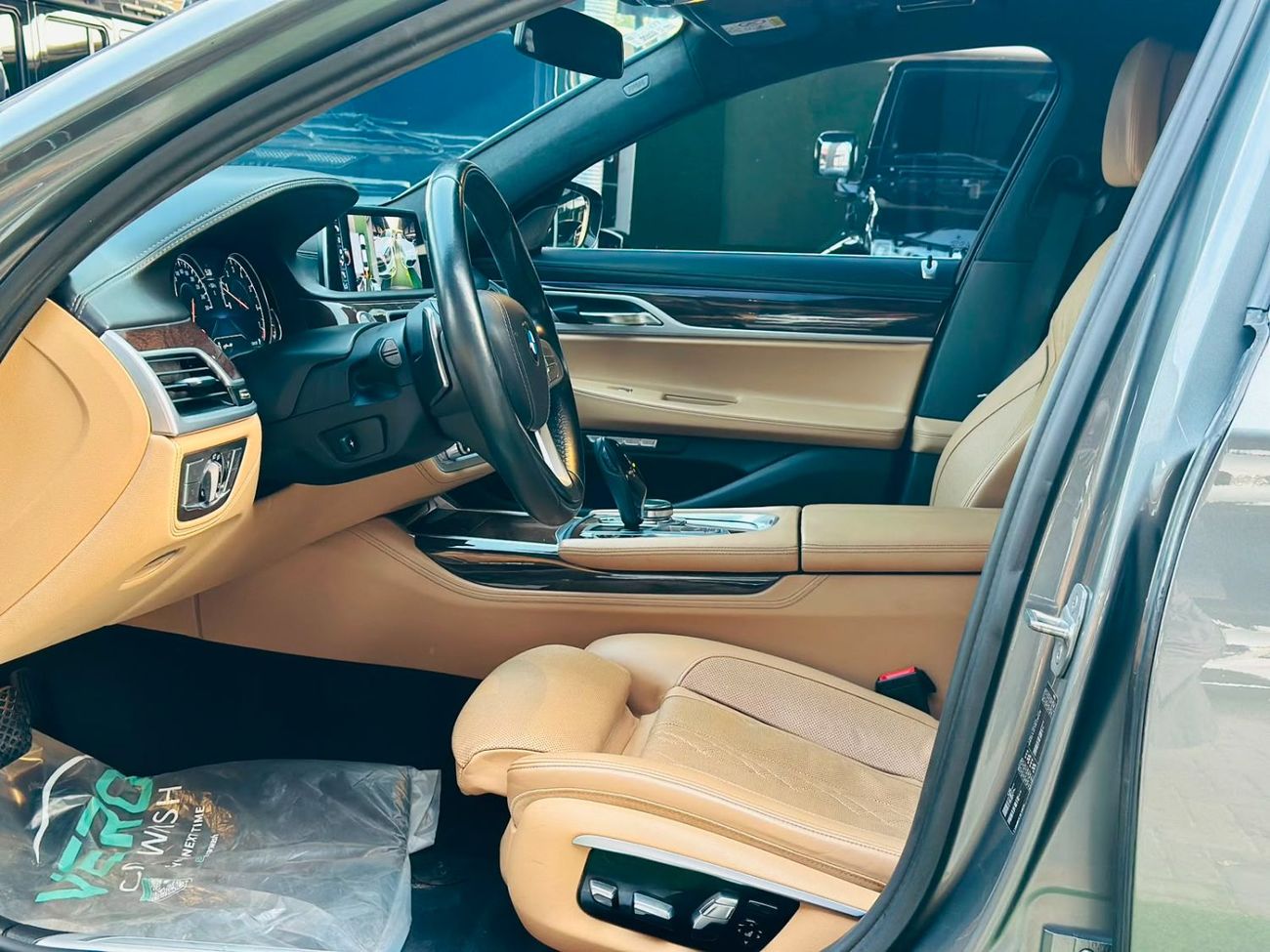 بي أم دبليو 740Li PURE EXCELLENCE