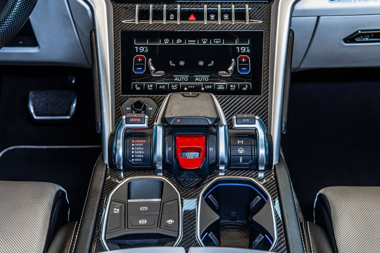 Lamborghini Urus STANDARD 2022 Lamborghini Urus | 4.0L Twin-Turbo V8 | 641 HP | Under Warranty | GCC Specs