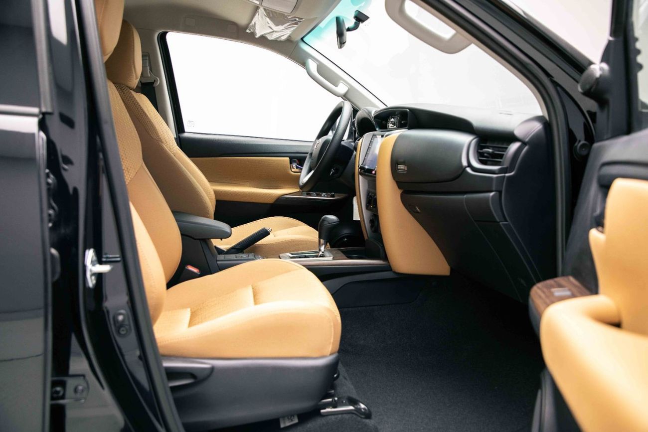 تويوتا فورتونر 2.7L - Attitude Black Inside Chamois | Export Only