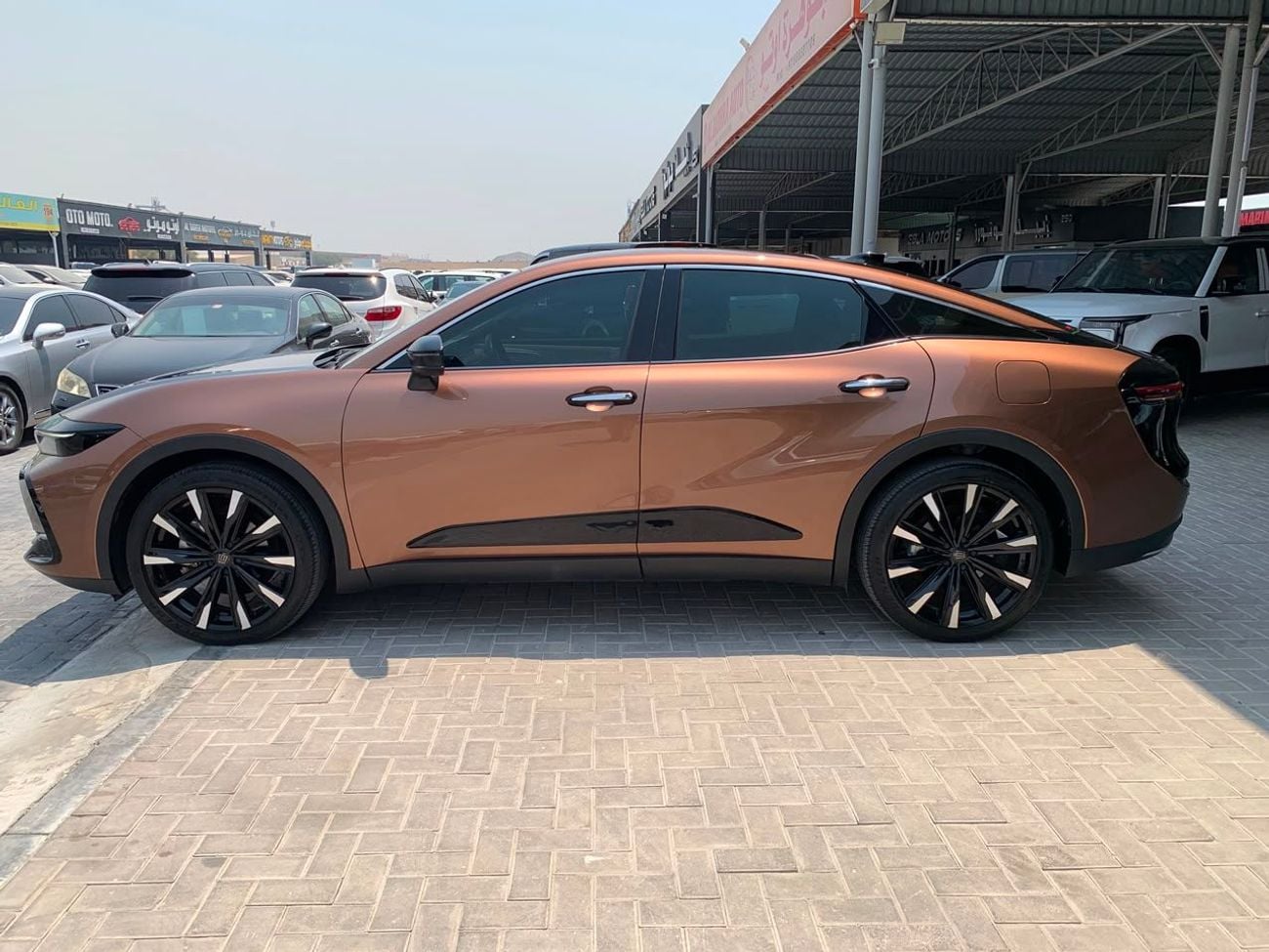 Toyota Crown PLATINUM