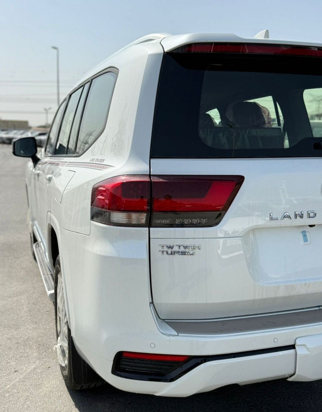 تويوتا لاند كروزر LAND CRUISER GXR-V 3.3L DIESEL TWIN TURBO , FULL OPTION 2026 MODEL