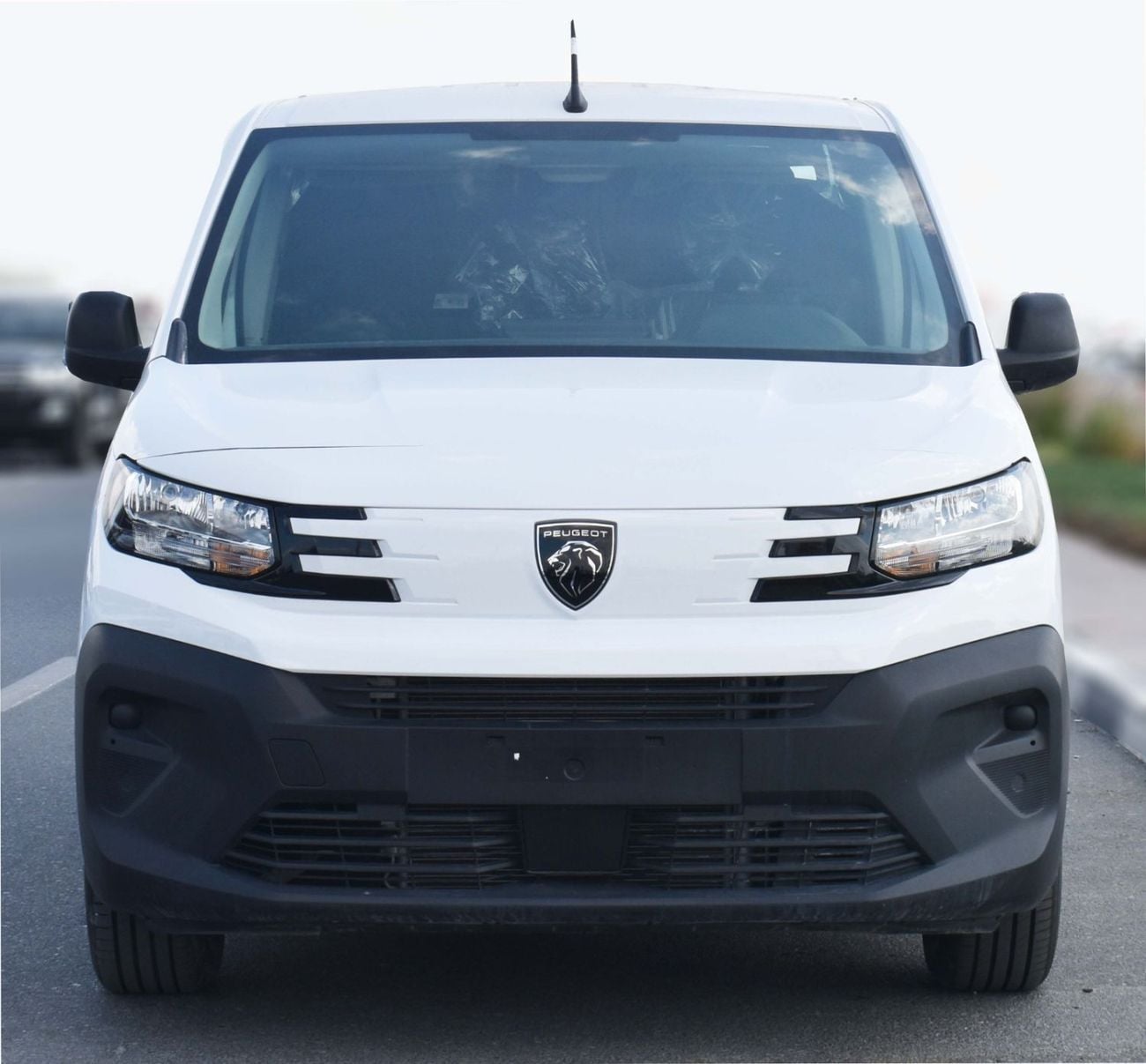 بيجو بارتنر STANDARD Peugeot Partner  Van 1.6L M/T, petrol- 2025