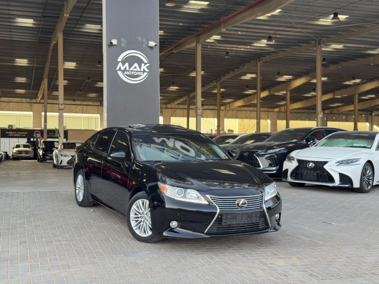 Lexus ES350 Platinum 3.5L V6 / قابل للتصدير لسوريا /  FULL OPTION / PARKING SENSORS / BLIND SPOTS / IN PERFECT C