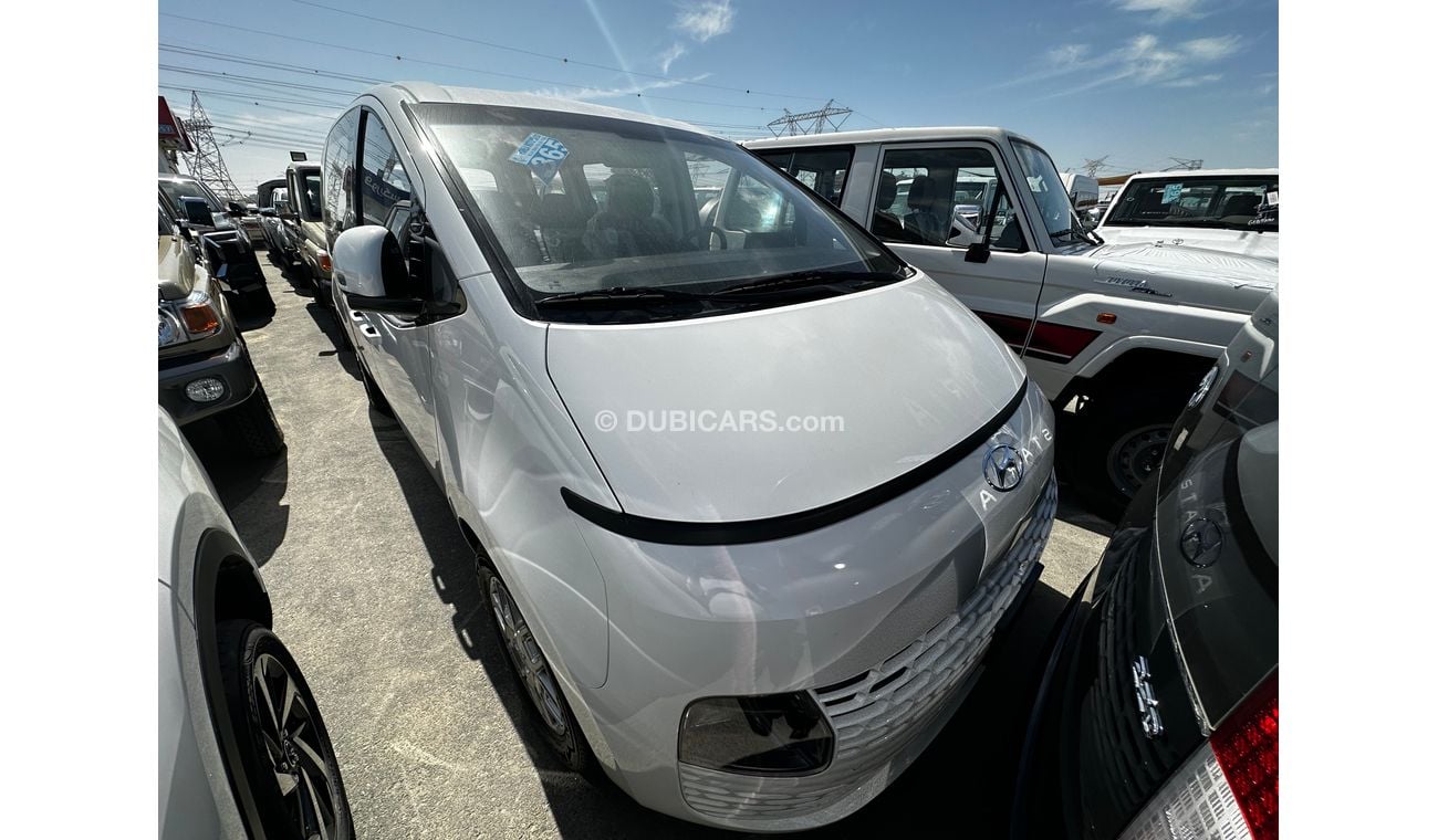New Hyundai Staria 2.2l CRDI 9 Seat Fwd Manual Transmission 2022 for