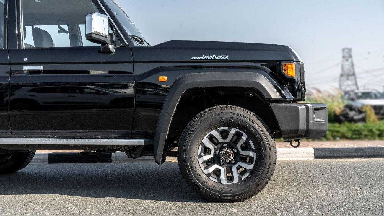 Toyota Land Cruiser 70 2026 Toyota Land Cruiser LC76 4.0L AT Petrol (Black-Brown) Mid Option