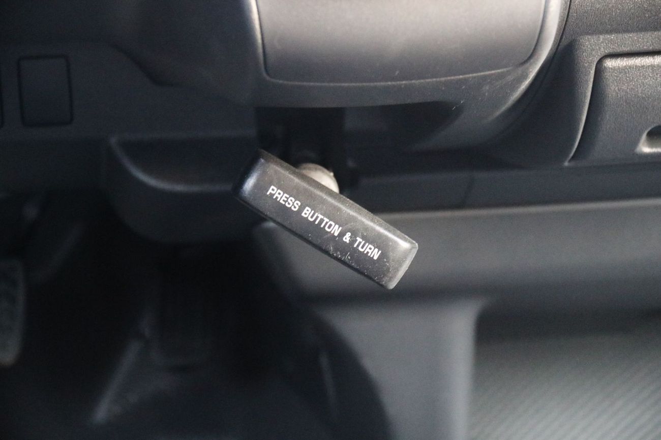 تويوتا هاياس Toyota Hiace Commuter Van 2026 | Petrol 2.7L | Best Export Price