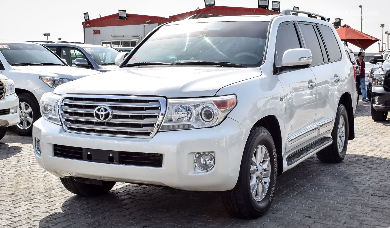 Toyota Land Cruiser GXR V8 With 2015 Body kit