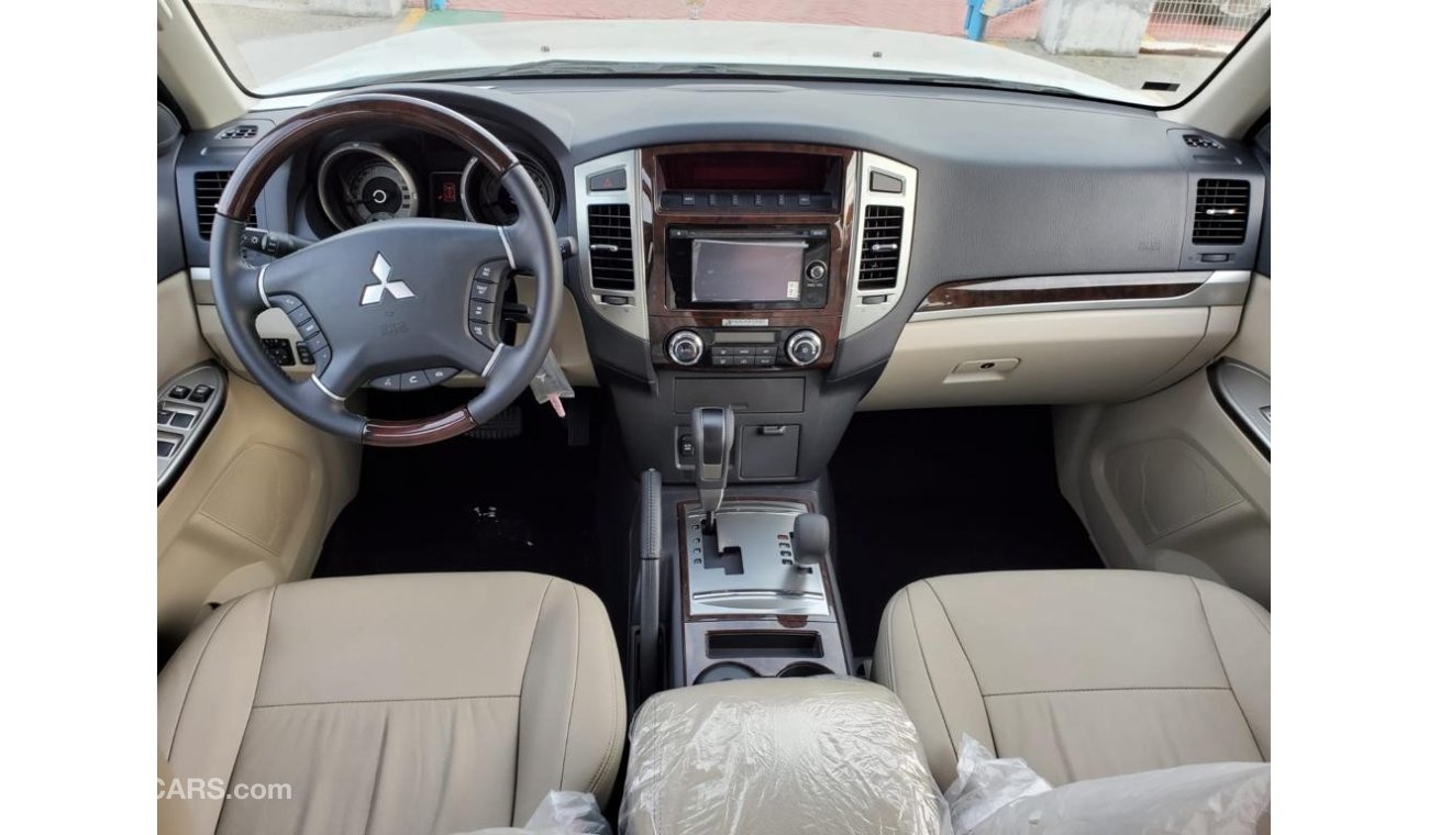 ميتسوبيشي باجيرو GLS 4x4 Automatic 3.8L petrol V6 Gasoline with Leather Seats