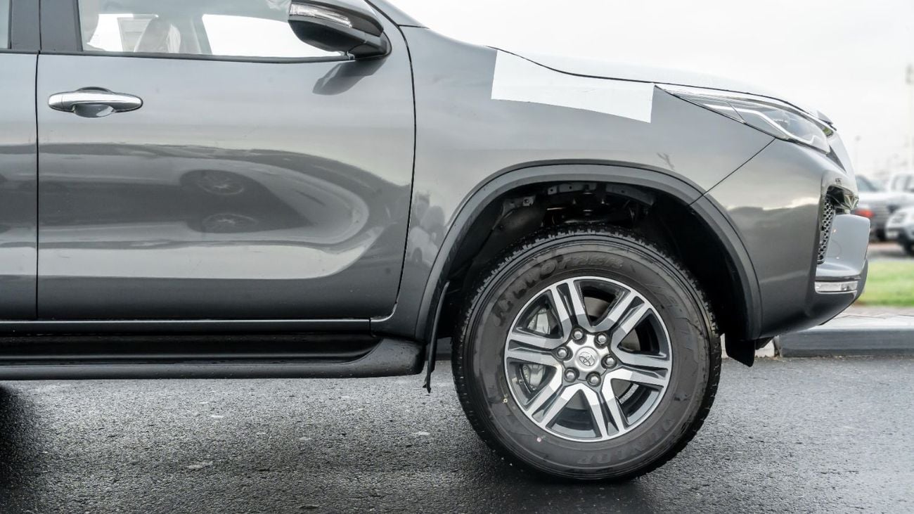 تويوتا فورتونر VXR 2026 Toyota Fortuner VX 4.0L AT Petrol (Gray-Tan)